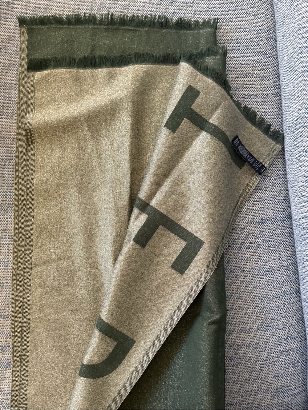 TED BAKER SCARF/WRAP! - Picture 2 of 6